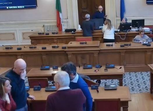 Un momento del consiglio comunale