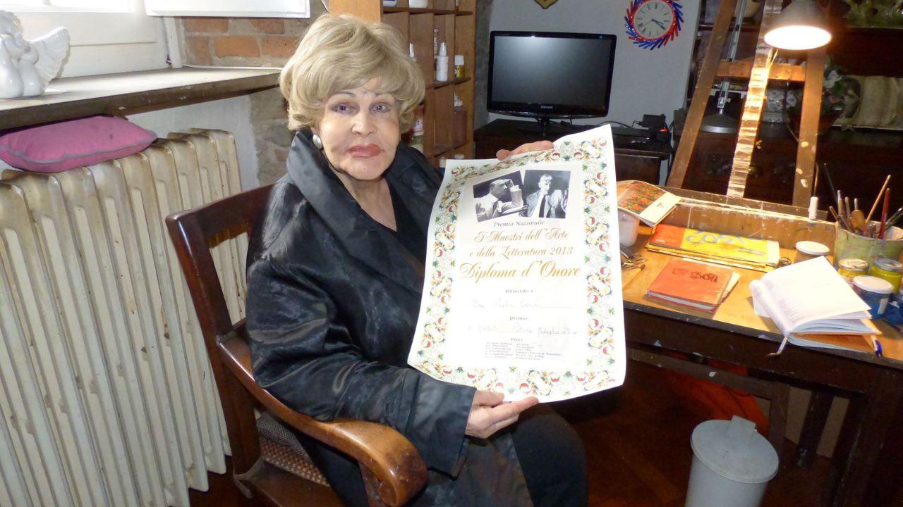 Esa nella sua abitazione