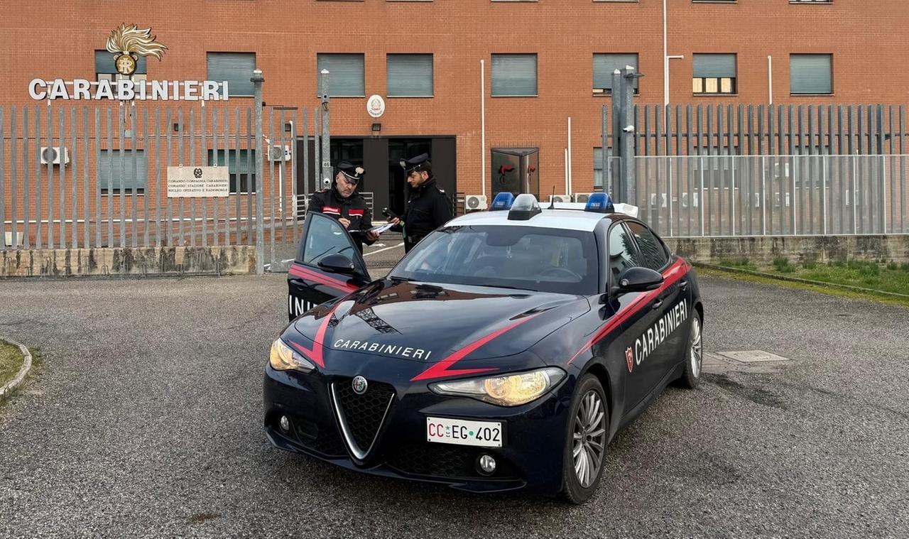 Copparo, va dai carabinieri perché ha perso un documento ma si presenta ubriaco in auto: denunciato