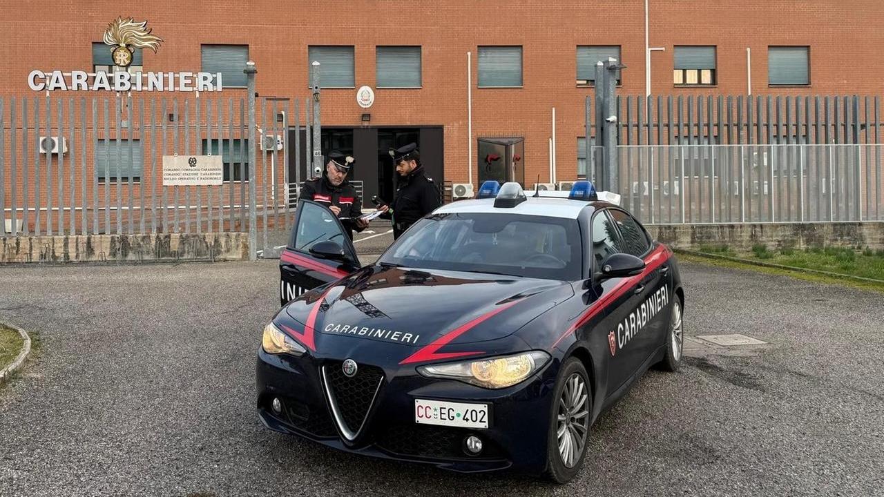 Copparo, va dai carabinieri perché ha perso un documento ma si presenta ubriaco in auto: denunciato