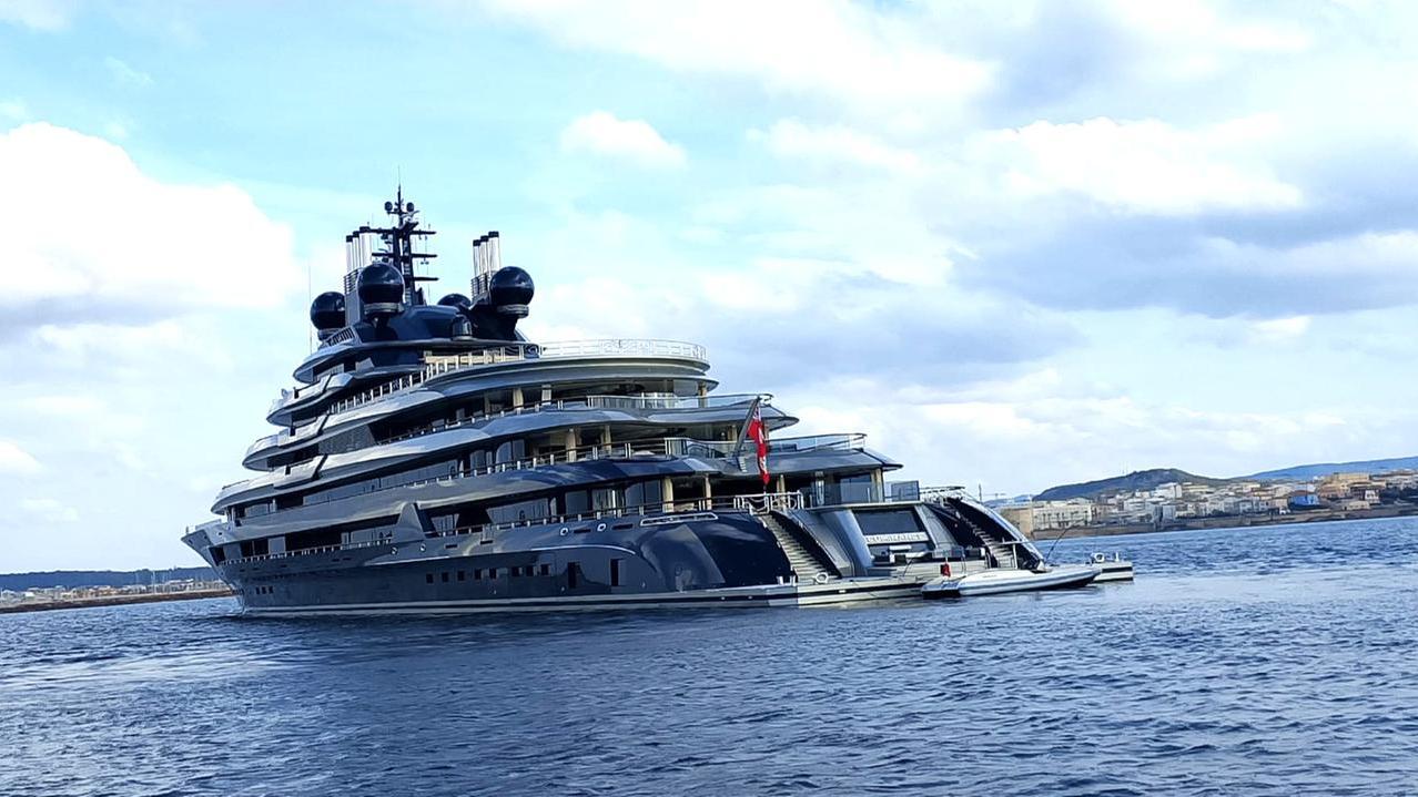 Luminance, lo yacht da sogno è ad Alghero – VIDEO