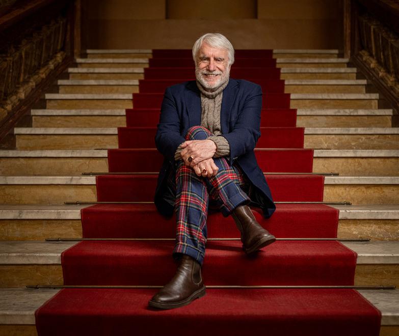 Paolo Crepet e la non accettazione nei giovani: «Le chiappe prima o poi cadono, le idee restano». E dà un consiglio alle ragazze