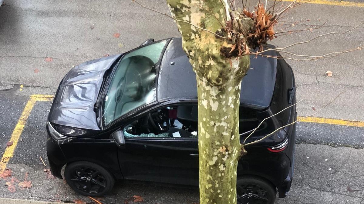 Montecatini, ancora spaccate alle auto. La polizia a caccia dei ladri