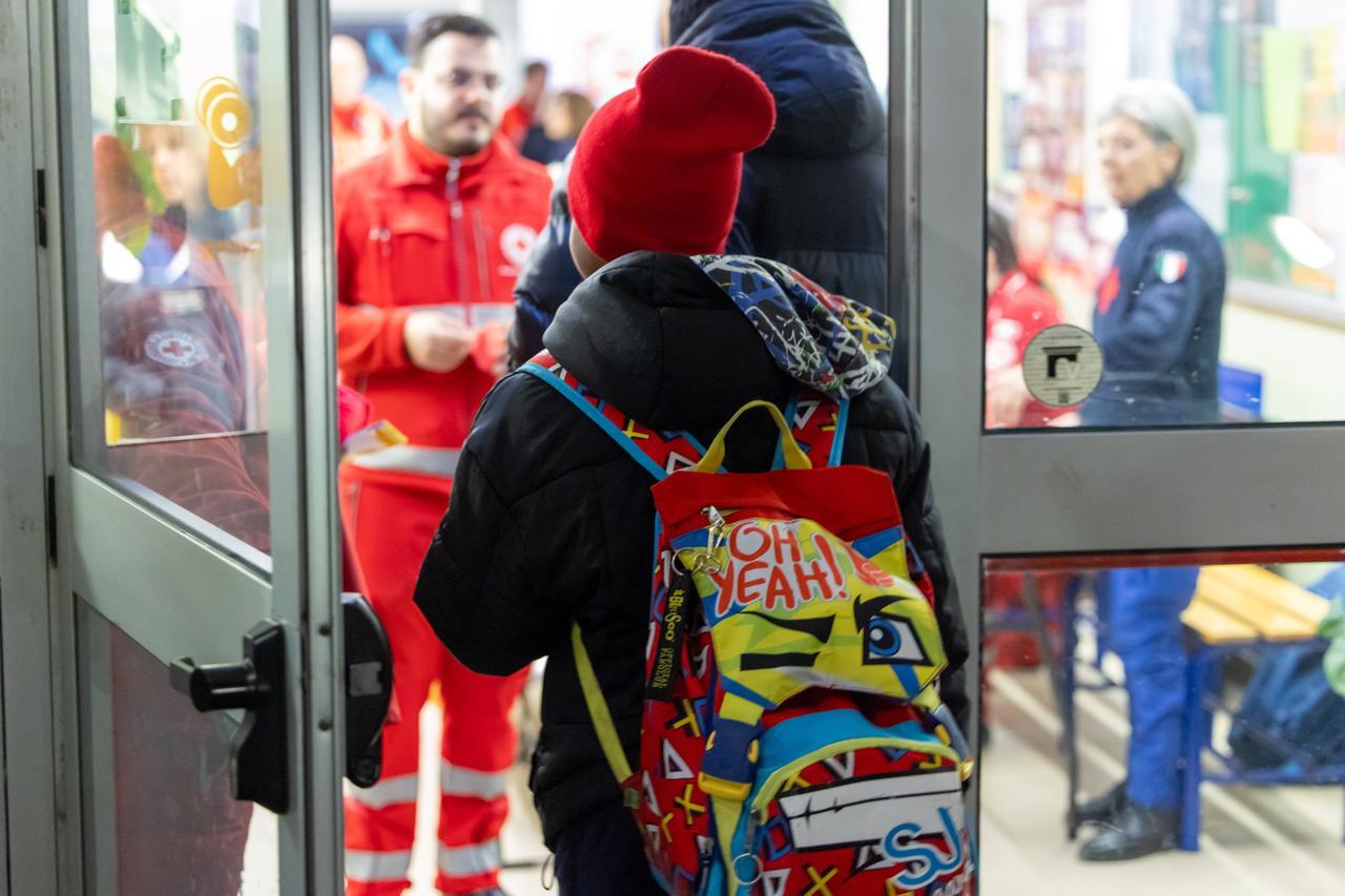 Incendio al Grattacielo, fuori gli sfollati dal Palapalestre. Domenica il presidio e si prepara l’interrogazione parlamentare