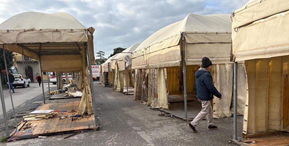 
	Le bancarelle di piazza Manin


