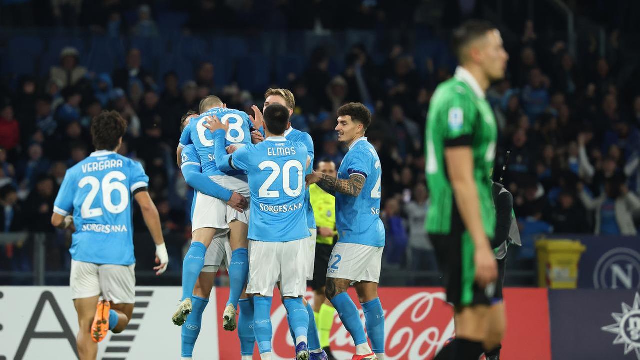 L'esultanza dei giocatori del Napoli dopo la rete dell'1-0