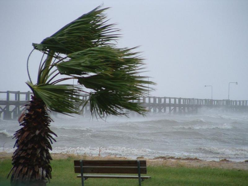 Meteo, allerta rossa per domani in Sardegna: scattano le chiusure per scuole e parchi pubblici – I Comuni interessati