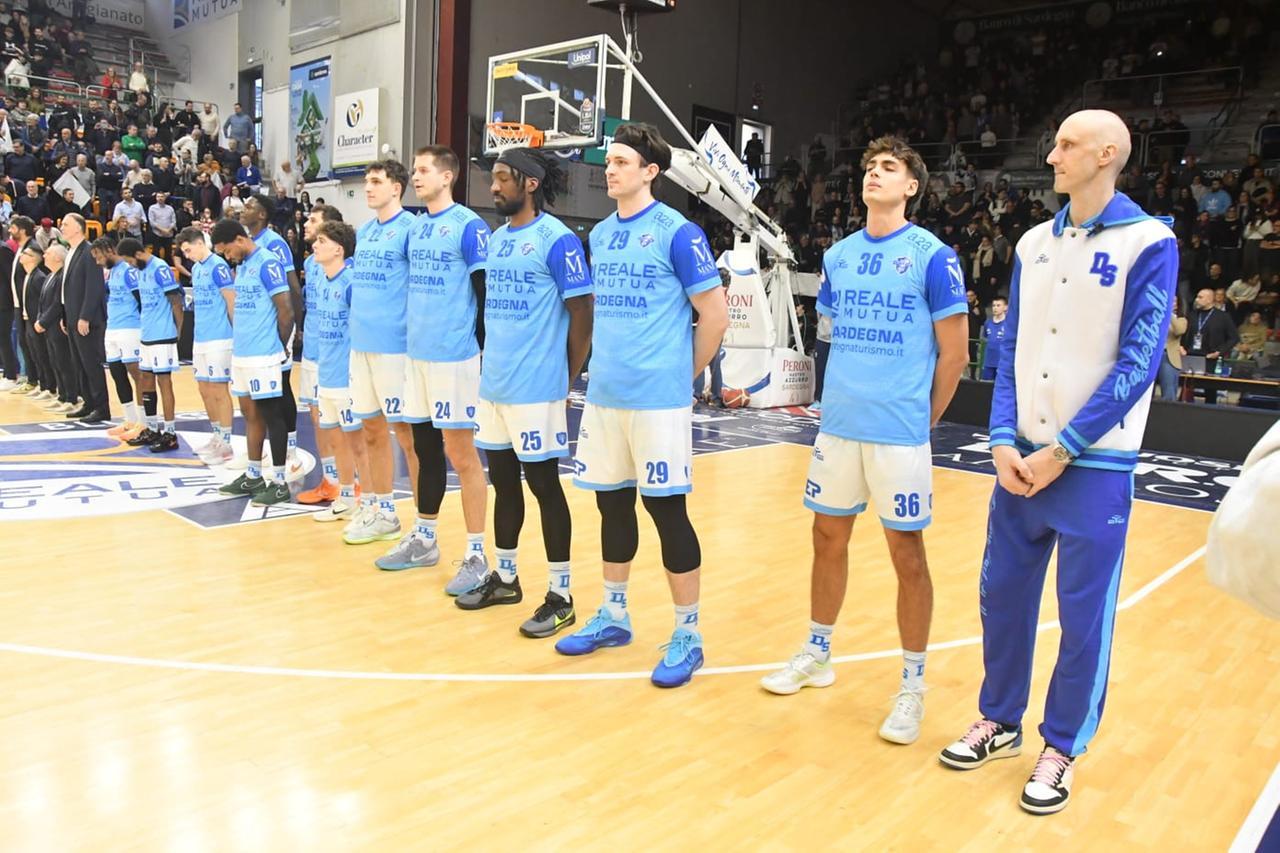 La Dinamo chiude in svantaggio per 37-39 il primo tempo con Napoli