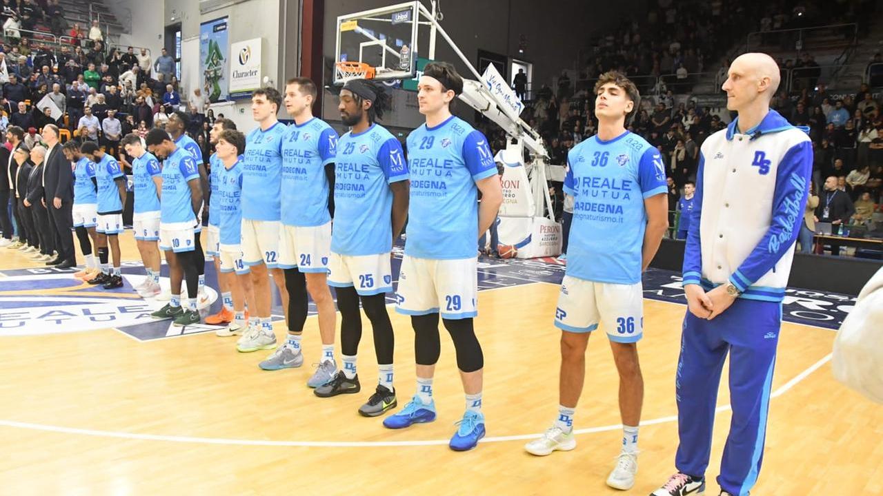 La Dinamo chiude in svantaggio per 37-39 il primo tempo con Napoli