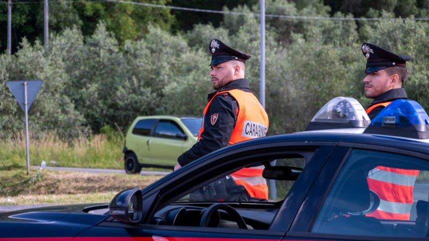Fornaci di Barga, pista di pattinaggio con allaccio abusivo: due denunciati per furto aggravato