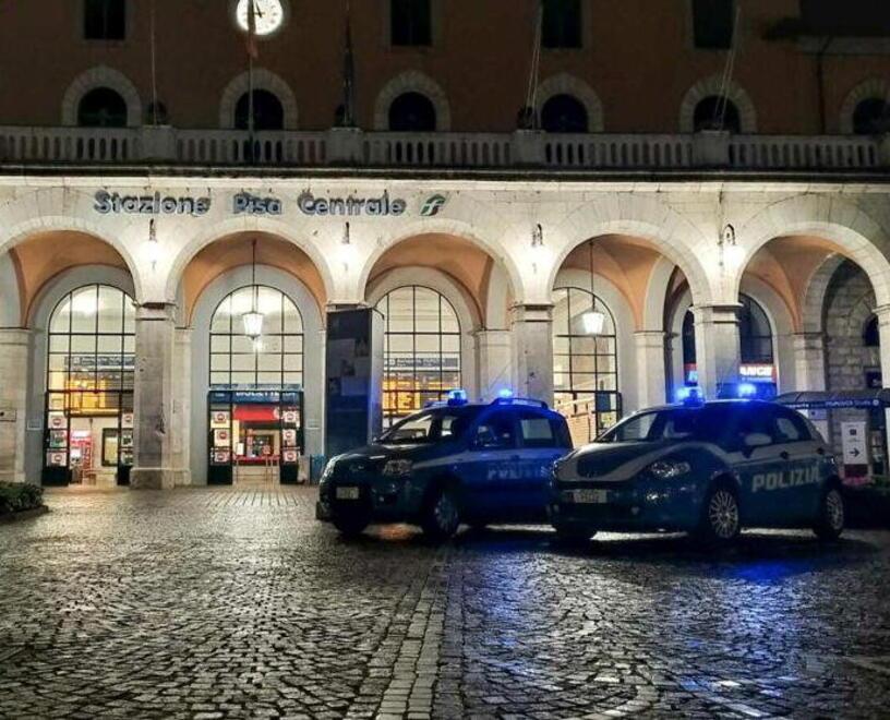 Lite tra giovani alla stazione di Pisa: «Mi hanno preso a calci»<br type="_moz" />
