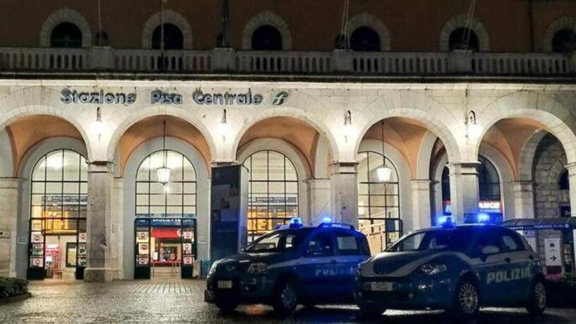 Lite tra giovani alla stazione di Pisa: «Mi hanno preso a calci»<br type="_moz" />