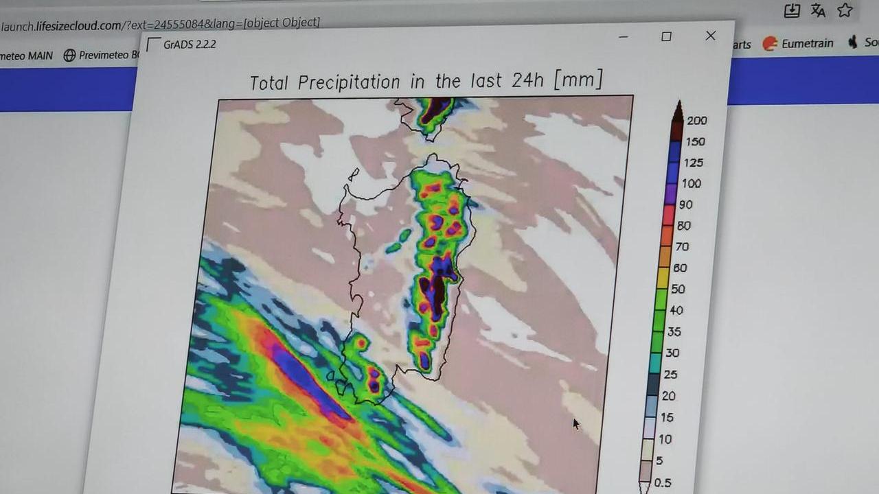 Sardegna, emergenza maltempo da domani: scuole e uffici chiusi, traghetti a rischio. L’invito: «State a casa»