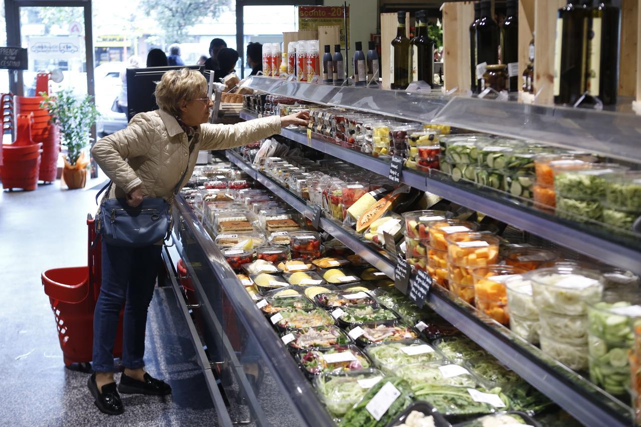 L’inflazione fa schizzare i prezzi della spesa, Adiconsum: Cagliari più cara di Sassari – ecco la provincia col primato nei rincari