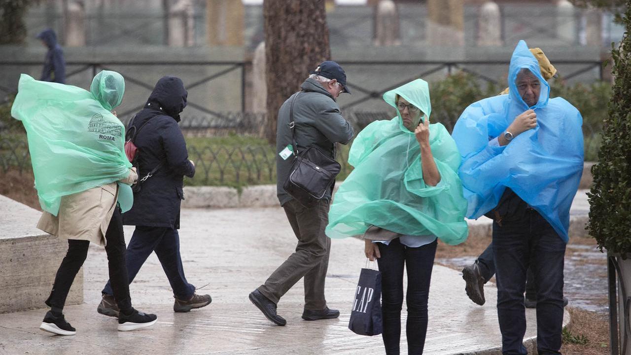 Allerta meteo per forte vento, ordinanza del sindaco di Sassari
