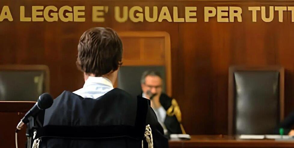 Lucca, nonno spara un colpo di fucile e minaccia di morte la figlia<br type="_moz" />
