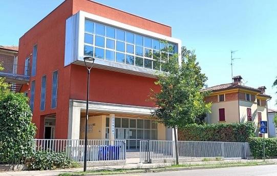 Bidello accusato di abusi su otto bambine a scuola. Il preside: «Appena scoperto, abbiamo agito»