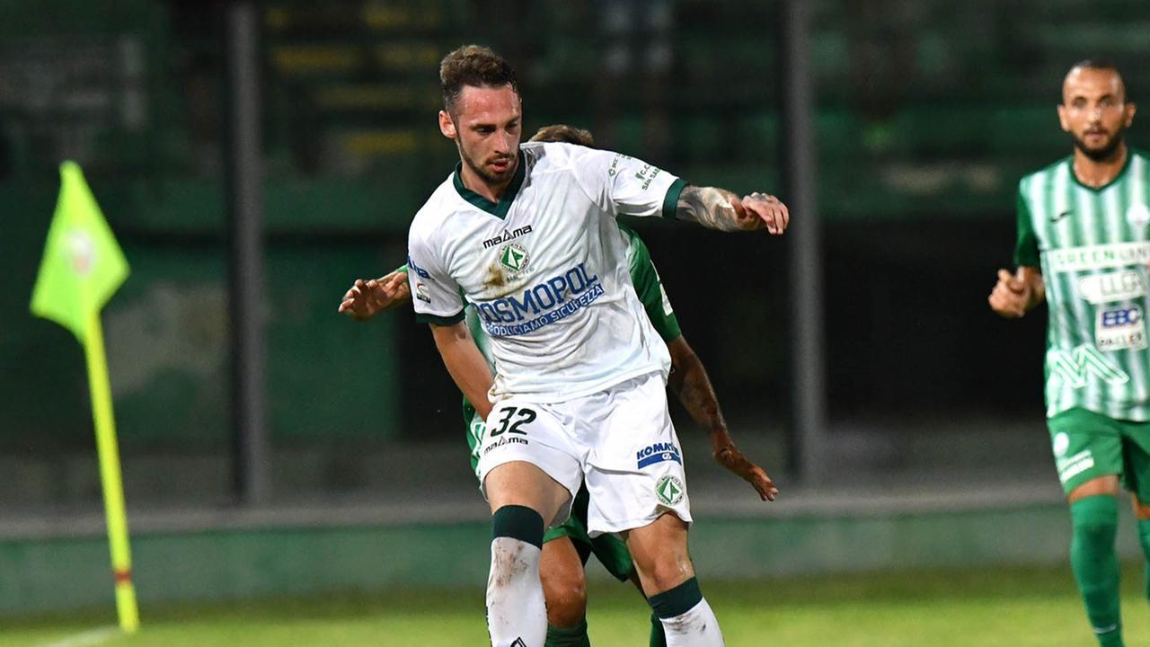 Torres, ecco il primo rinforzo per la difesa