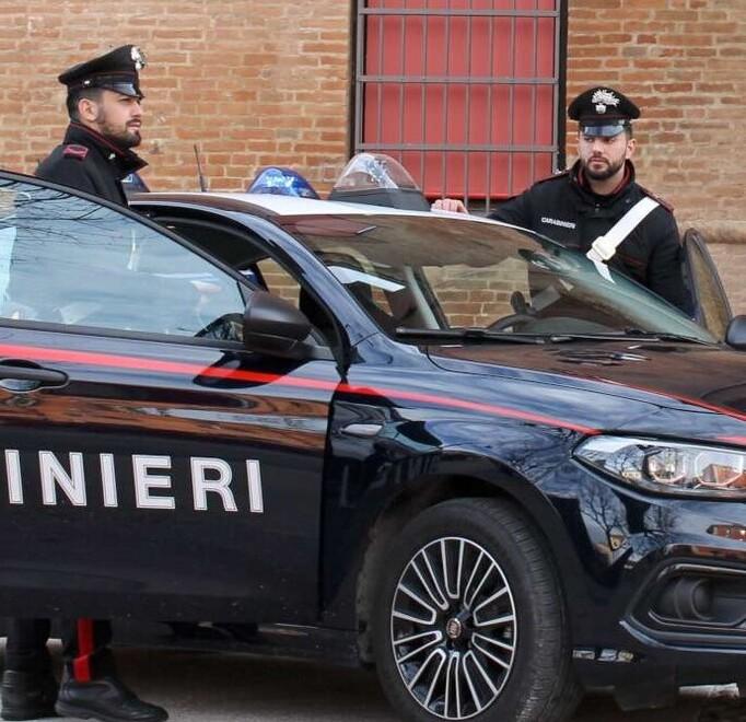 Poggio Renatico. Dopo le botte chiama i carabinieri: «L’ho picchiata, arrestatemi»<br type="_moz" />
