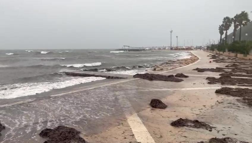 Il ciclone Harry scatena tutta la sua forza, oggi il picco: venti a oltre 100 km/h e mare in burrasca