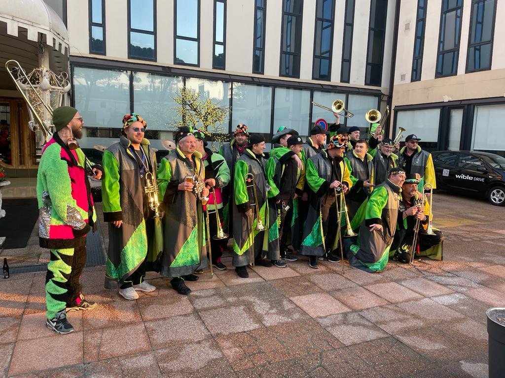 Musica e vestiti sgargianti, a Montecatini arriva l’Eurocarnevale con la Guggenmusik