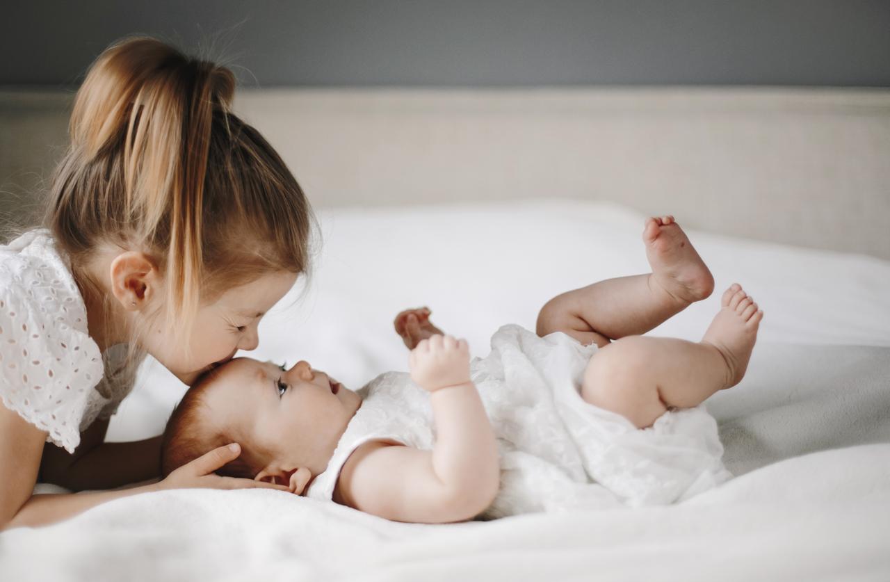 Dal passeggino alla scuola: la lista infinita delle spese per mantenere un figlio