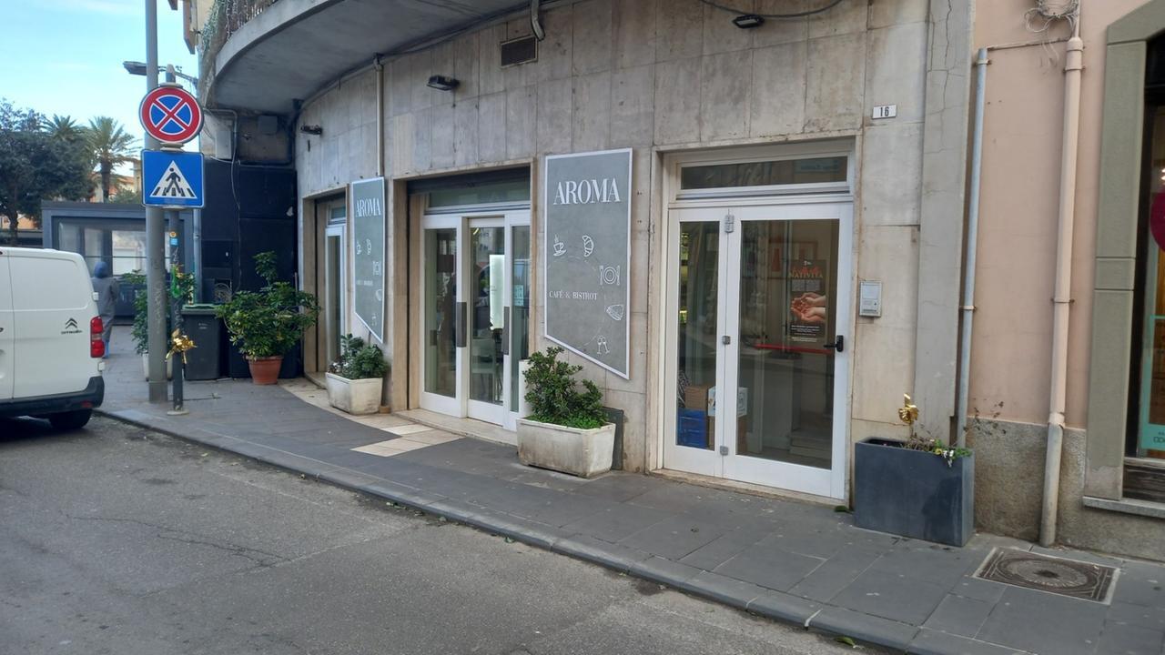 Ruba la cassetta delle mance del bar, ladro incastrato dalle telecamere e dai carabinieri