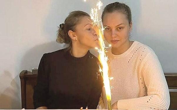 
	Gabriela e Renata Trandafir

