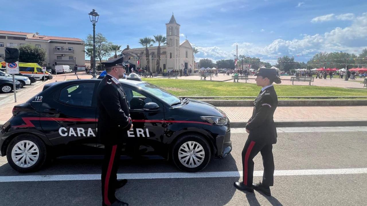 Minacciava i genitori per ottenere denaro da spendere per i suoi “vizi”: 29enne arrestato