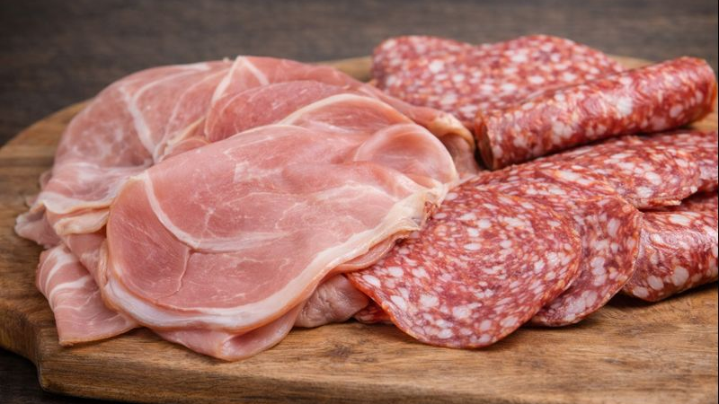 Prosciutto e tumori, a 10 anni dall'allarme Oms: nitriti nel mirino dei nuovi studi