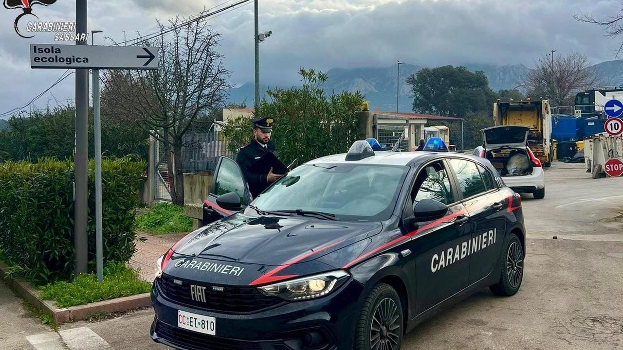 Lo travolge con l’auto dopo la lite, l’investitore al gip: «Lui la stava aggredendo, l’ho difesa»