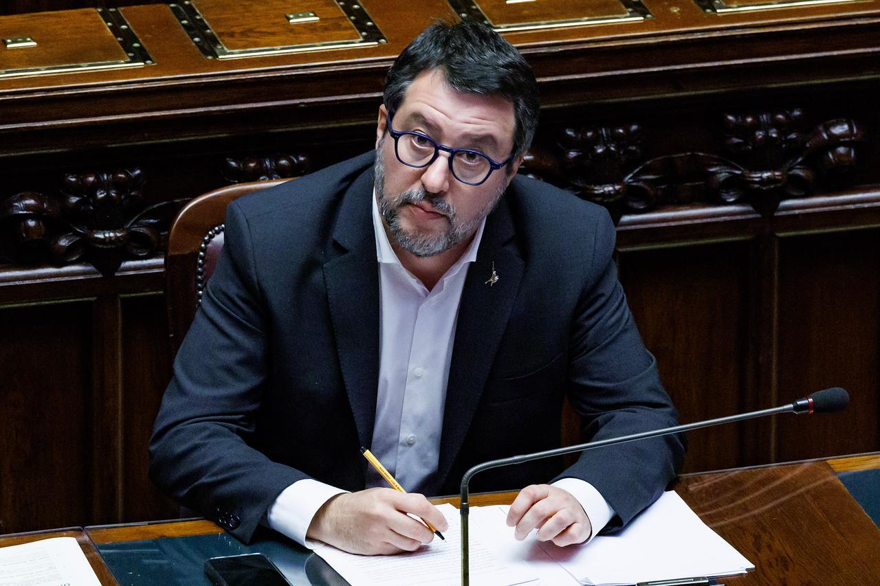 Maltempo, Salvini: «Chiesto lo stato di emergenza per Sardegna, Sicilia e Calabria»