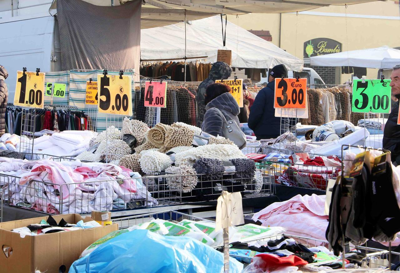 Mercato del lunedì a Ferrara, arriva la proposta degli ambulanti: perché il Kennedy sarebbe quella giusta