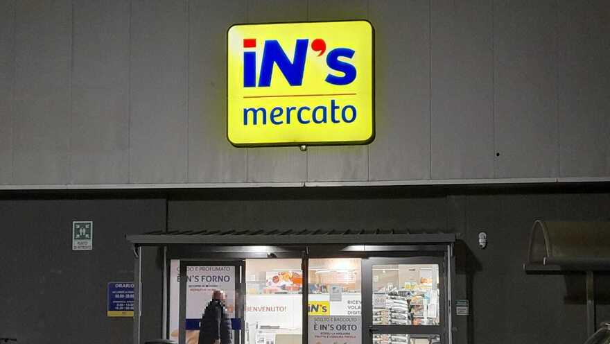 L'insegna del supermercato