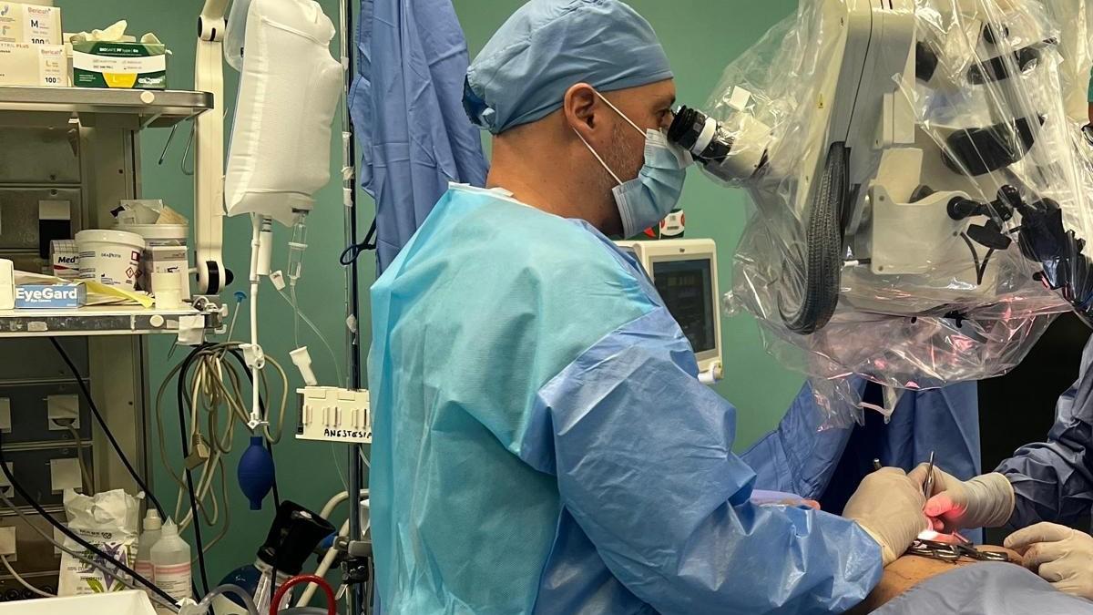 Sassari, ricostruito il cranio di una donna colpita da tumore: «Intervento straordinario»