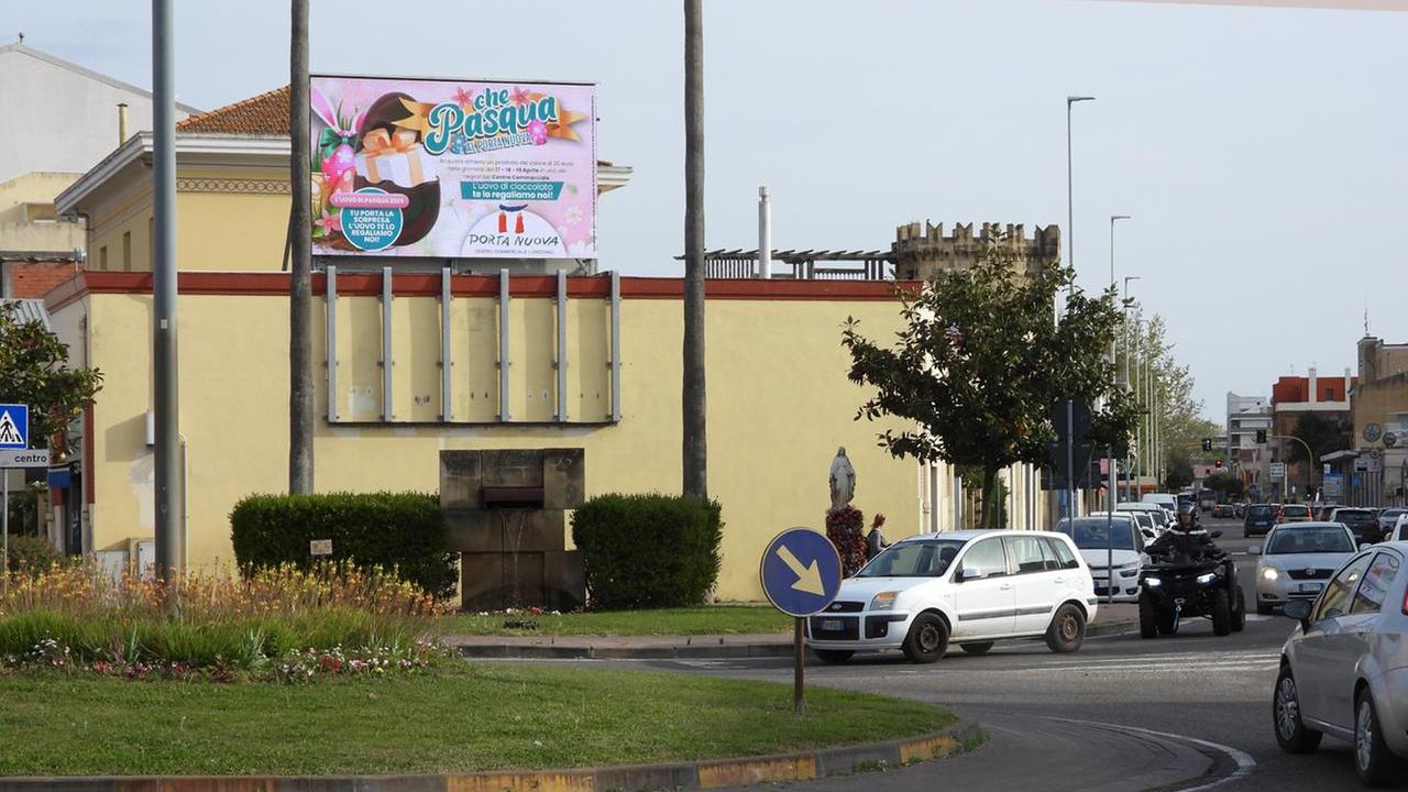 La battaglia dei cartelloni continua: J Space Tv chiede i danni al Comune