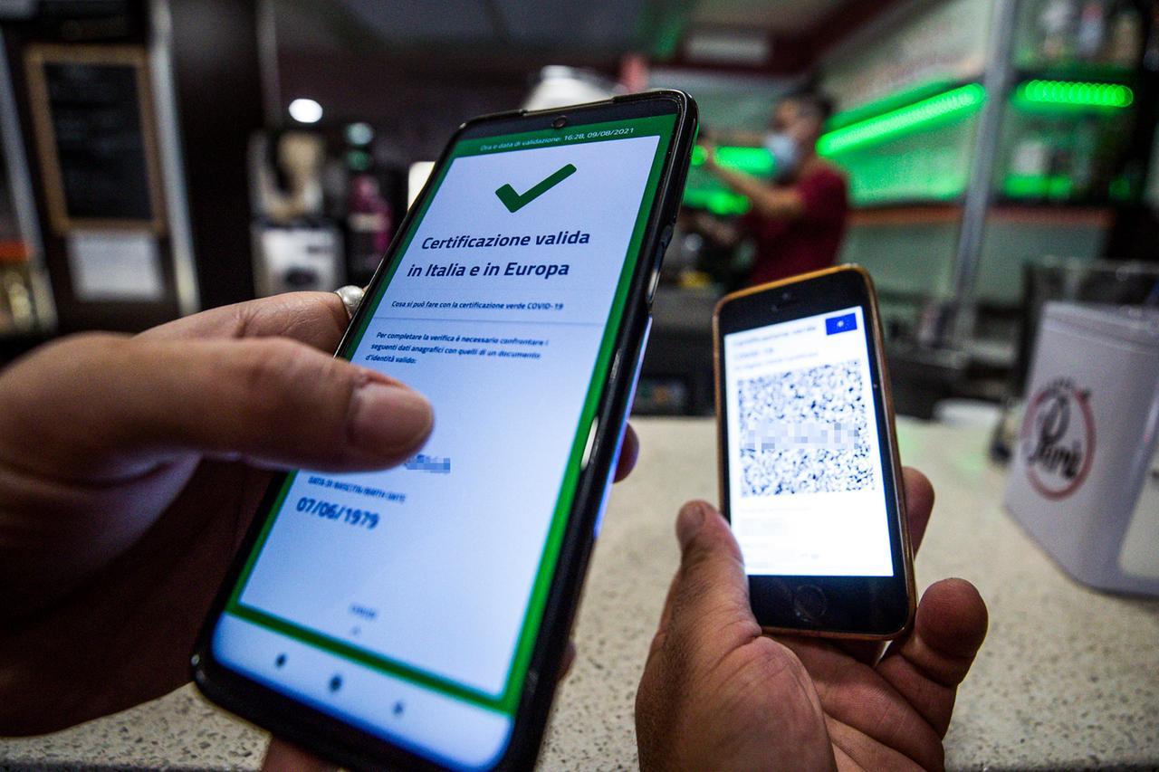 Dipendente comunale senza green pass sospeso dal lavoro, il tribunale: «Nessun risarcimento»   – ecco perché