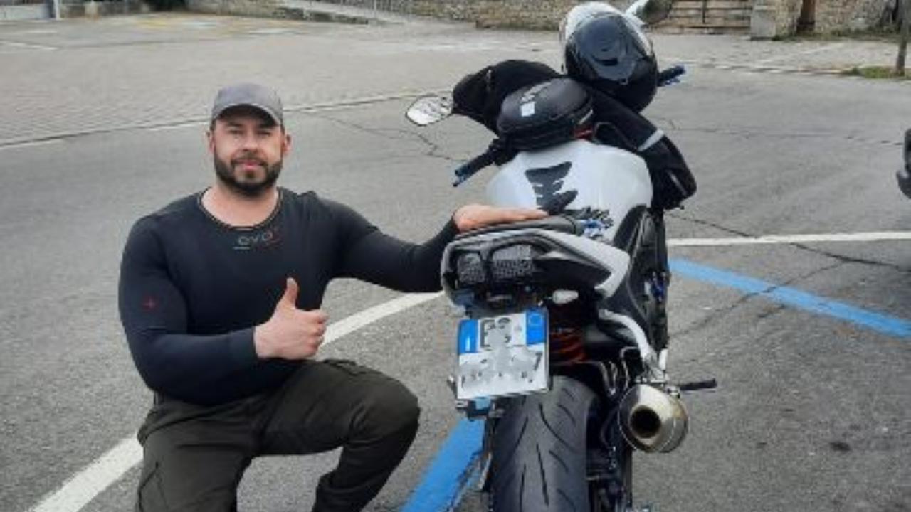 Riccardo e la malattia di Lyme: «Lancio una raccolta fondi per curarmi, non so più come fare»