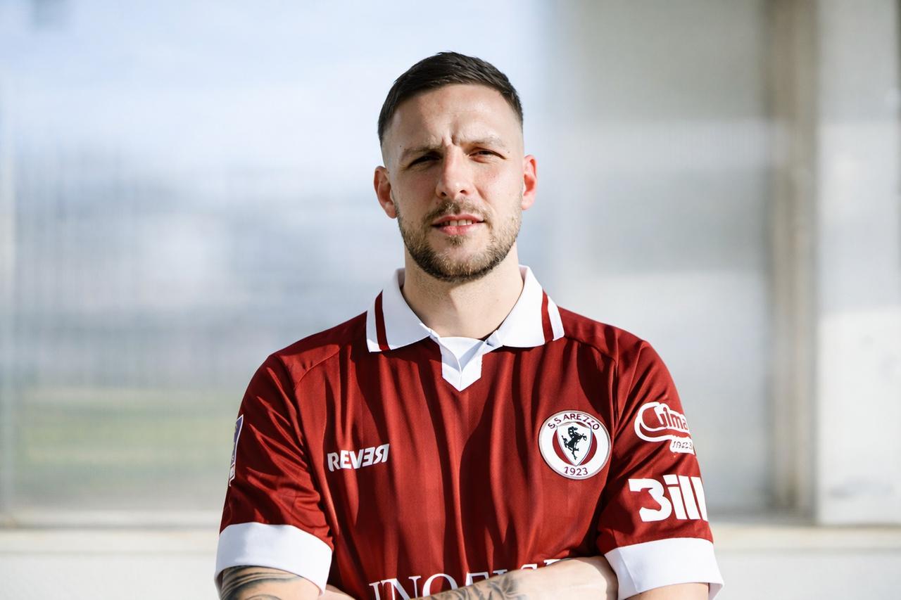 
	L'attaccante Matteo Cortesi con la maglia dell&rsquo;Arezzo (foto dal sito ssarezzo.it)

