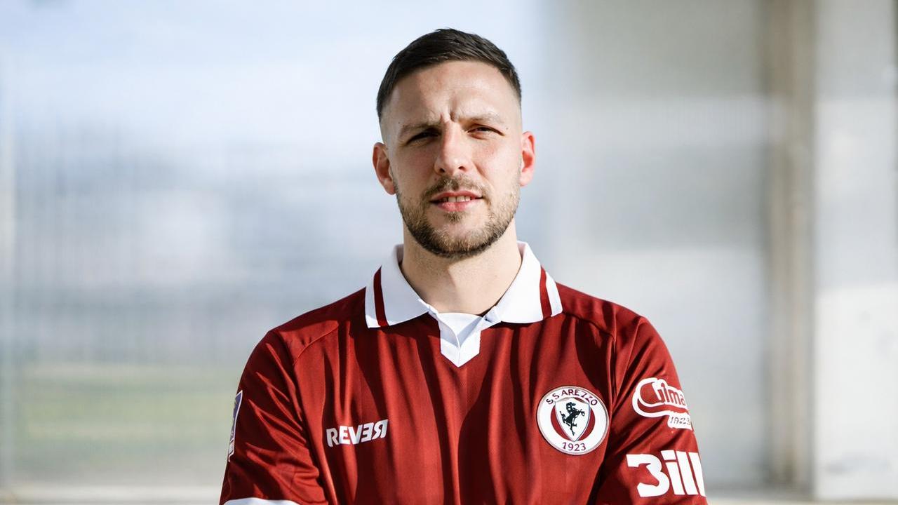 L'attaccante Matteo Cortesi con la maglia dell’Arezzo (foto dal sito ssarezzo.it)