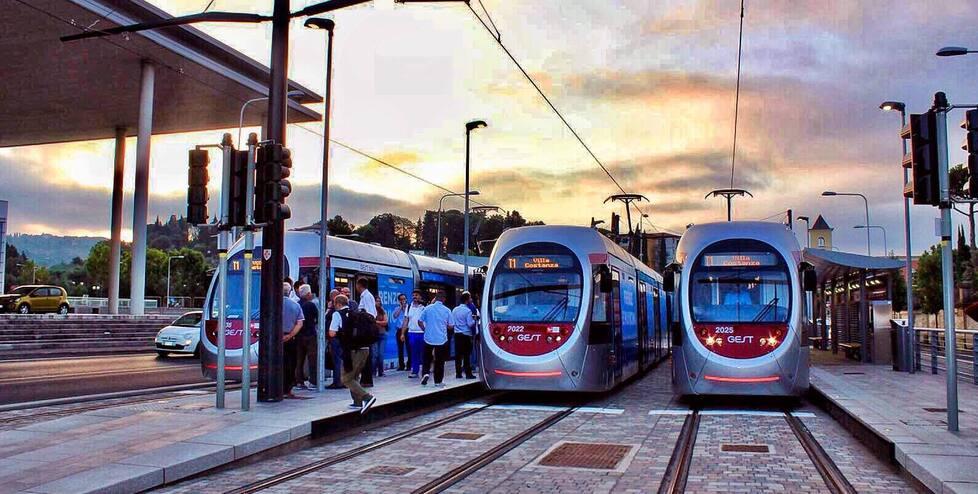 
	La fermata della tramvia a Careggi: la linea sar&agrave; prolungata fino al Meyer

