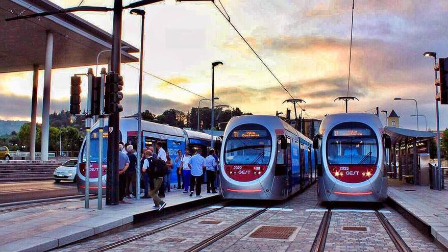 La fermata della tramvia a Careggi: la linea sarà prolungata fino al Meyer