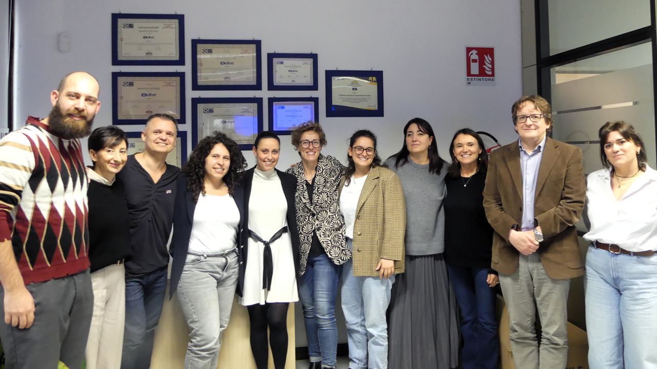 Marta Puviani (al centro) con il Cda di Gulliver