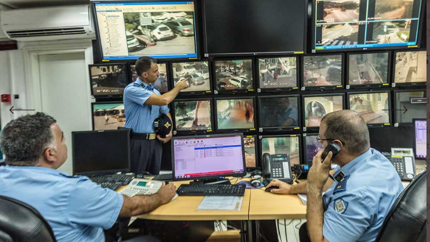 Guardie giurate al lavoro <em>(foto www.consorziocostasmeralda.com)</em>