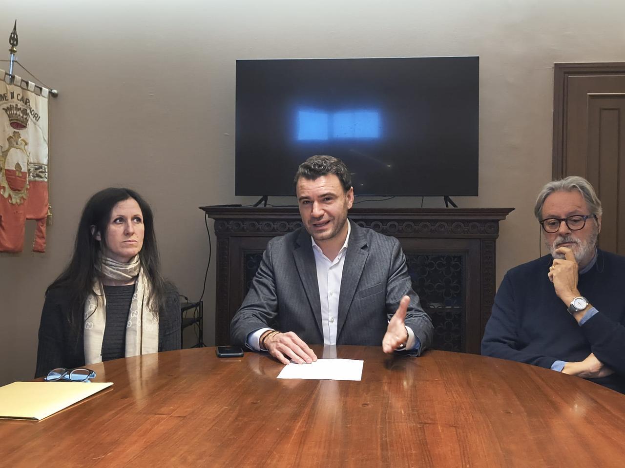 
	Da sinistra l'avvocato Chiara Donadon (avvocatura civica), il sindaco Giordano Del Chiaro e l'avvocato Giuseppe Toscano

