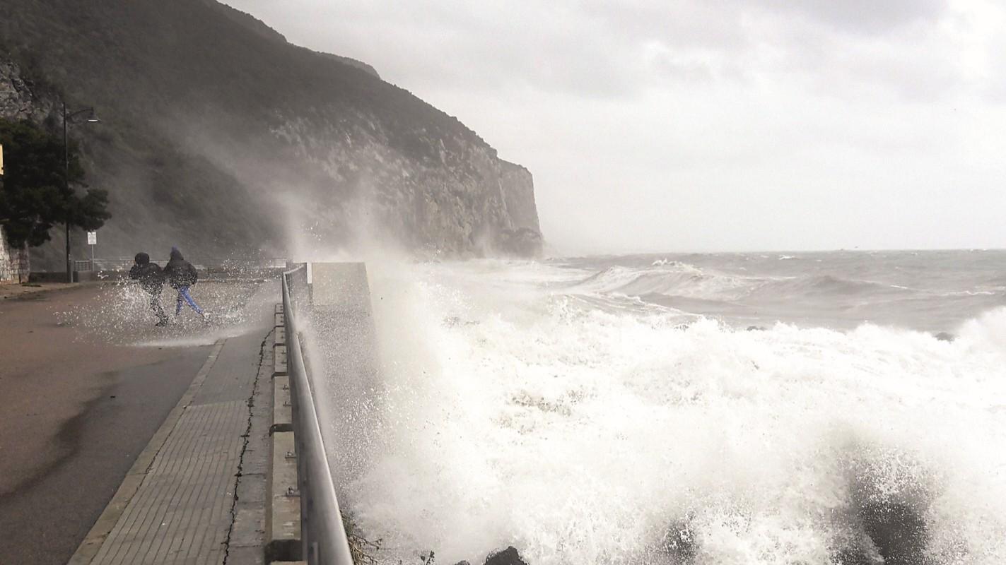 Un altro fine settimana di piogge e temporali, arriva il maestrale: allerta gialla nel Logudoro