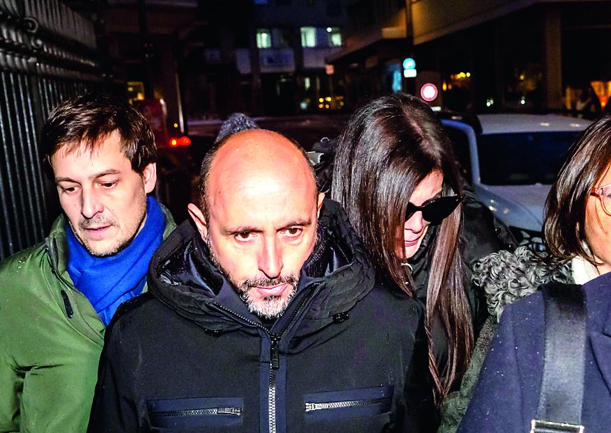 Crans-Montana, Jacques Moretti libero con la cauzione di 200mila franchi: l’indignazione dell’Italia