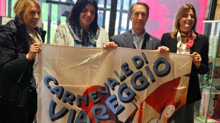 Lucca, maschere, balli e cartapesta in città: si parte oggi con l’Eurocarnevale<br type="_moz" />