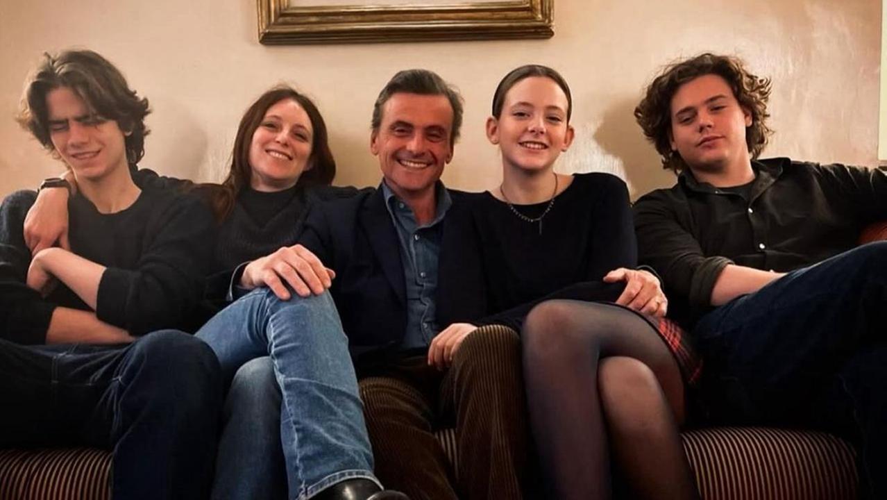 Carlo Calenda con la famiglia