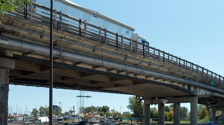 Il ponte Albani a Lido Estensi raddoppia. Il candidato sindaco Bellotti presenta il progetto a Roma